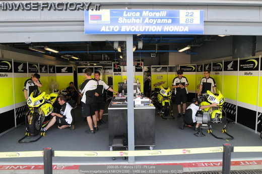 2008-05-11 Monza 1373 - Pit Lane